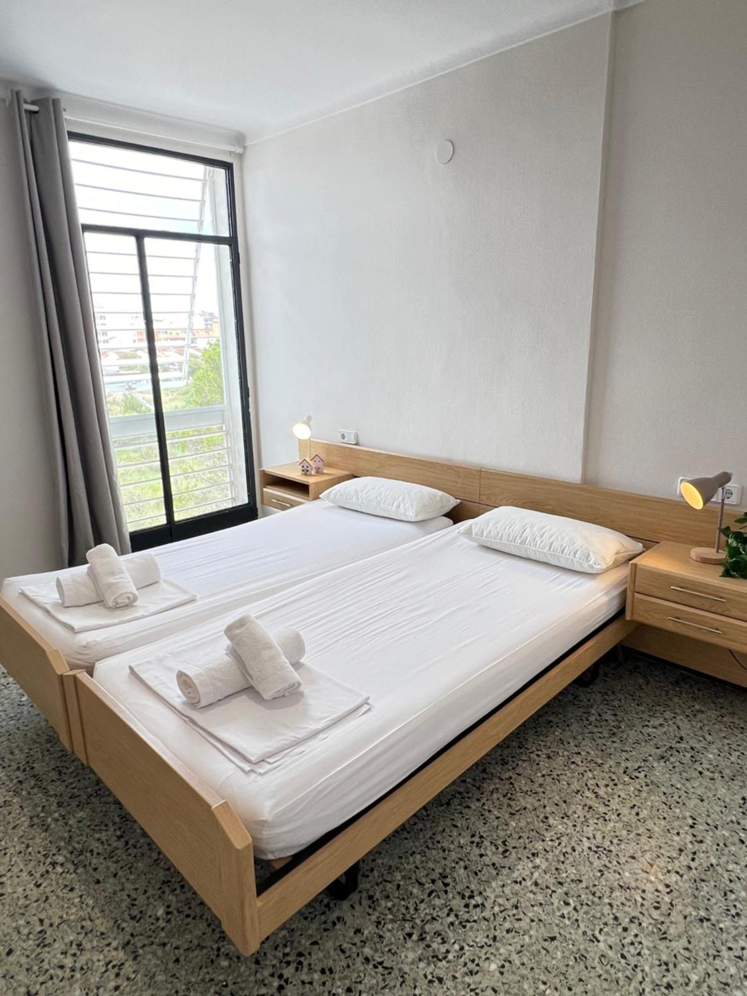 3 Apartment, 500m To Beach, Swimming Pool, Terrace Appartement Roses